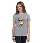 Person wearing a gray t-shirt with 'Queen of Mac n Cheese' graphic design.